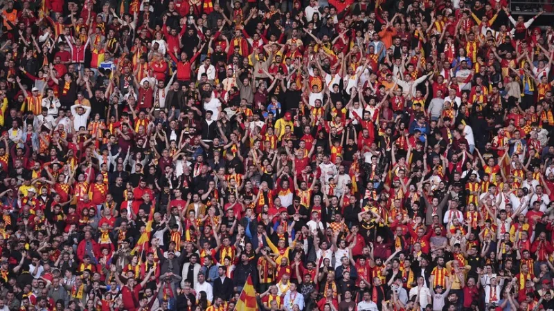 Der Vorverkauf für das Galatasaray-Fenerbahçe-Derby hat begonnen